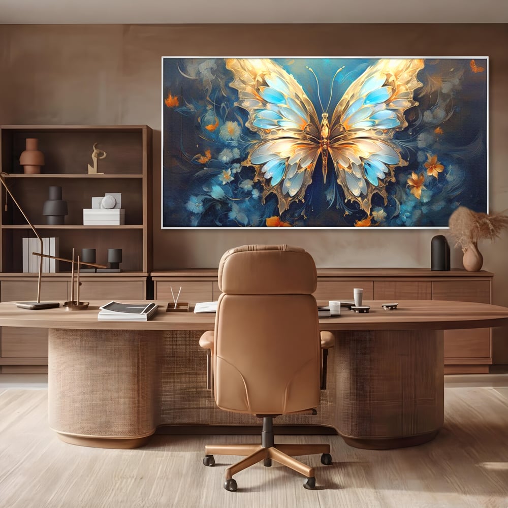 Tablou canvas cu tablou canvas cu fluture si flori, in rama de aluminiu argintiu, pe perete intr-un birou